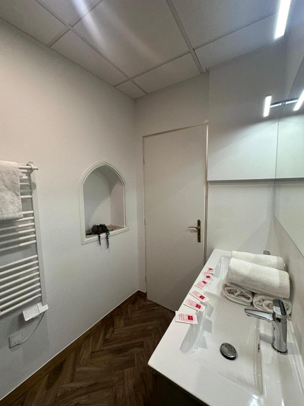 Appartement Du Cloitre 1Er Narbonne Bagian luar foto